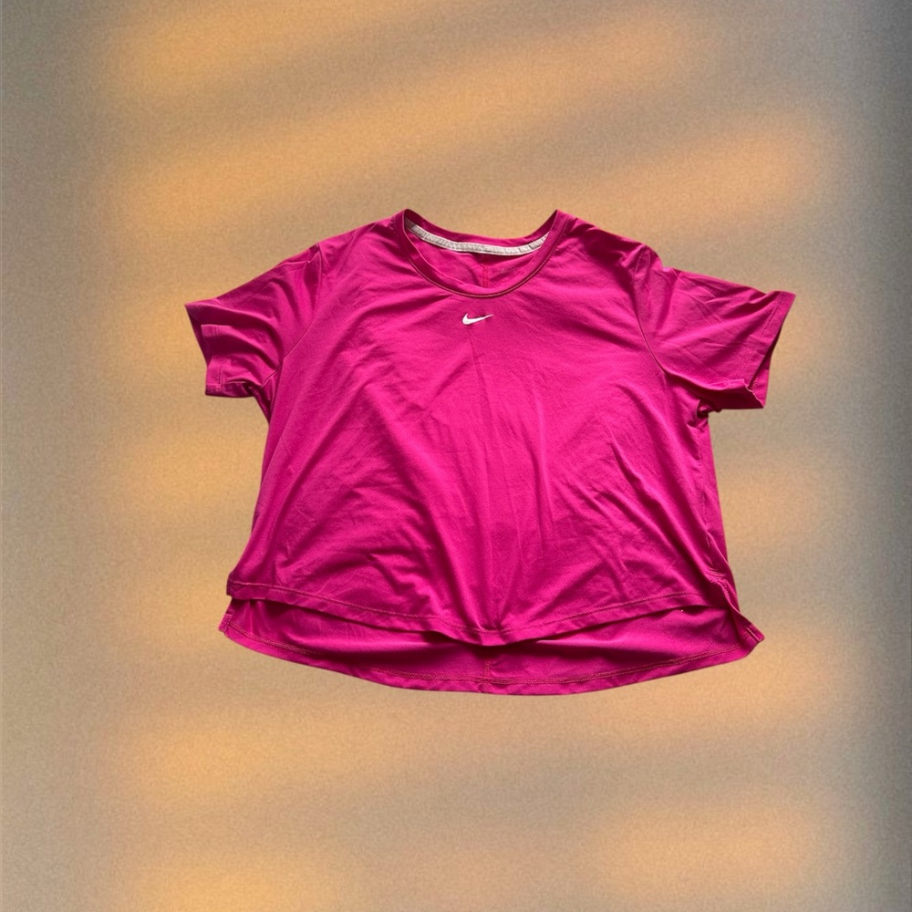 Nike Women's Fuchsia Short Sleeve Tee
